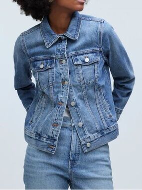 Madewell The Jean Jacket in Medford Wash Small